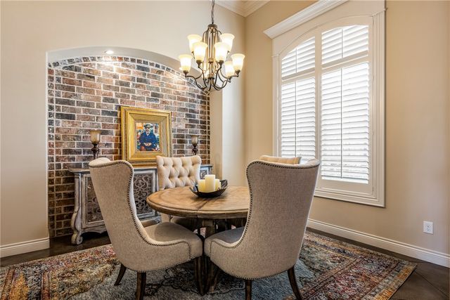 27 S Windsor Drive, Rogers, AR 72758