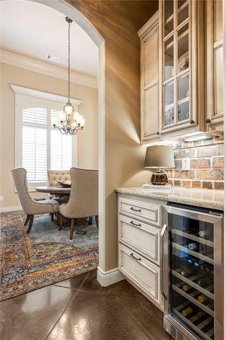 27 S Windsor Drive, Rogers, AR 72758