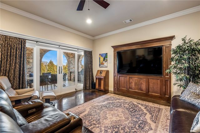 27 S Windsor Drive, Rogers, AR 72758