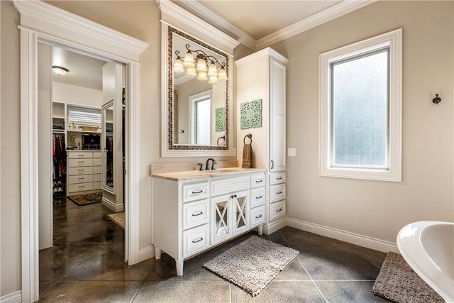 27 S Windsor Drive, Rogers, AR 72758