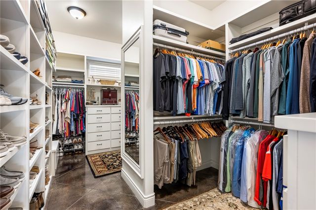 27 S Windsor Drive, Rogers, AR 72758