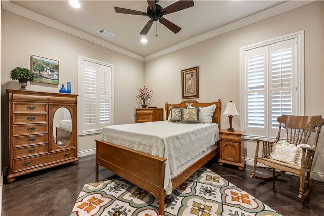 27 S Windsor Drive, Rogers, AR 72758