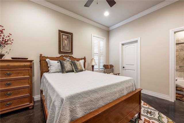 27 S Windsor Drive, Rogers, AR 72758