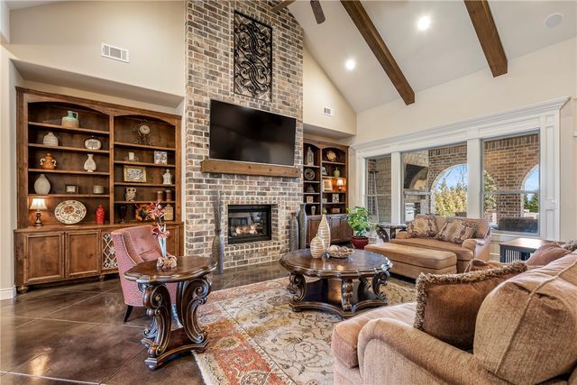 27 S Windsor Drive, Rogers, AR 72758