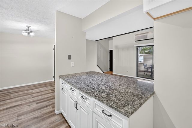 1460 Cedarwood Drive 23G, Westlake, OH 44145