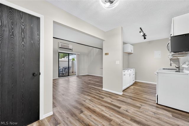 1460 Cedarwood Drive 23G, Westlake, OH 44145