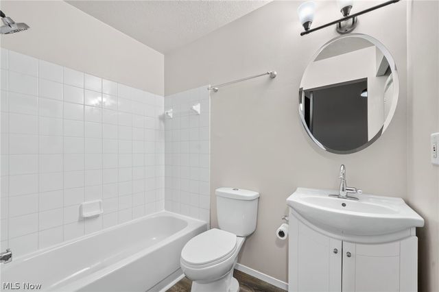 1460 Cedarwood Drive 23G, Westlake, OH 44145