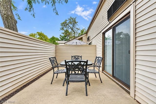 1460 Cedarwood Drive 23G, Westlake, OH 44145
