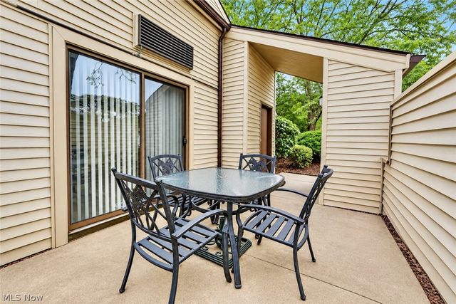 1460 Cedarwood Drive 23G, Westlake, OH 44145