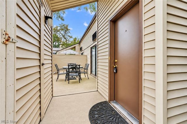 1460 Cedarwood Drive 23G, Westlake, OH 44145