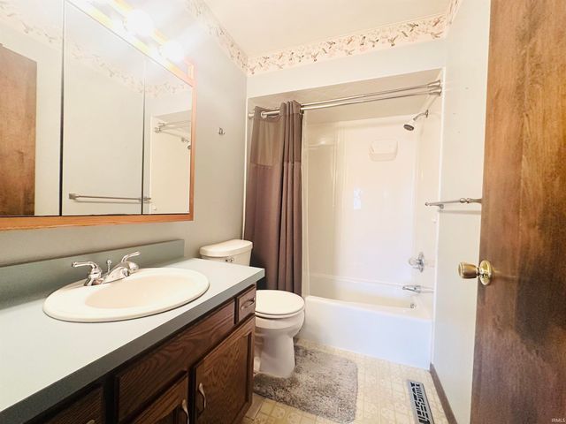 60979 Myrtle Road, South Bend, IN 46614