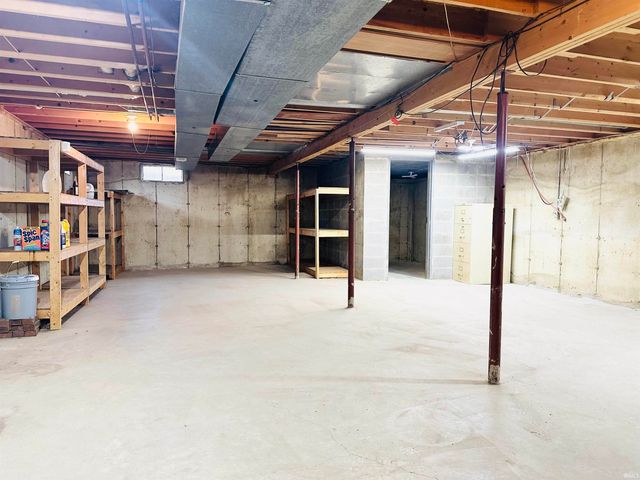 60979 Myrtle Road, South Bend, IN 46614