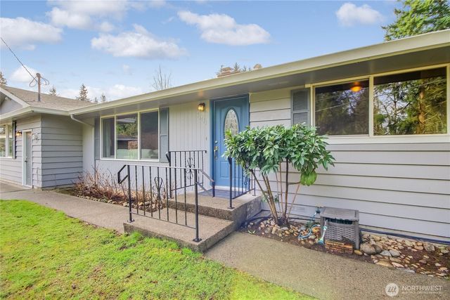 31451 7th PL SW, Federal Way, WA 98023