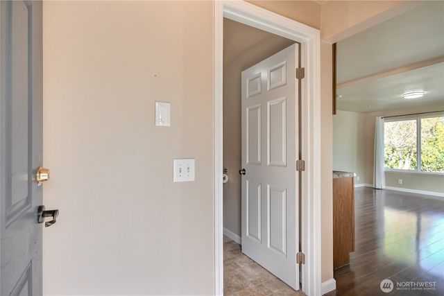 31451 7th PL SW, Federal Way, WA 98023