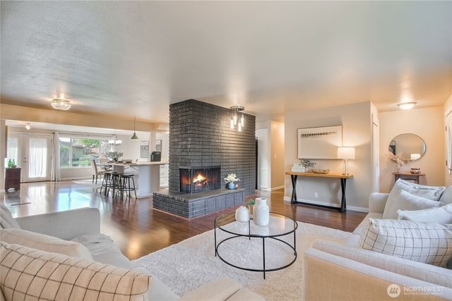 31451 7th PL SW, Federal Way, WA 98023