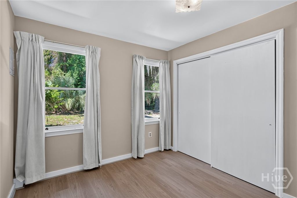 Image 14 of property listing at 5 Lansing Avenue, Savannah, GA 31406