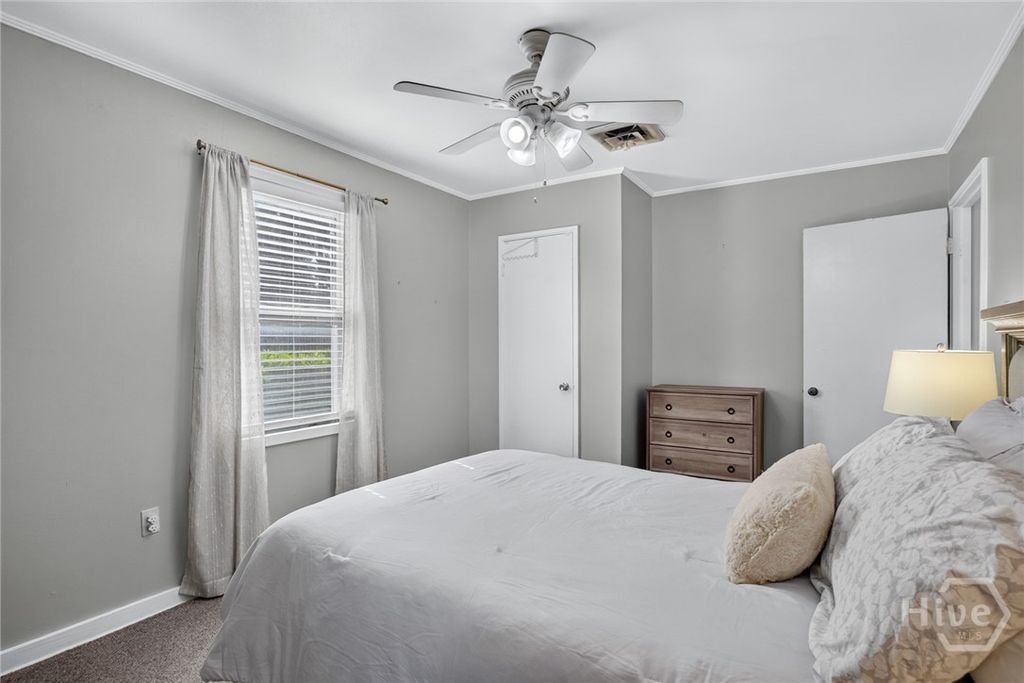 Image 17 of property listing at 5 Lansing Avenue, Savannah, GA 31406