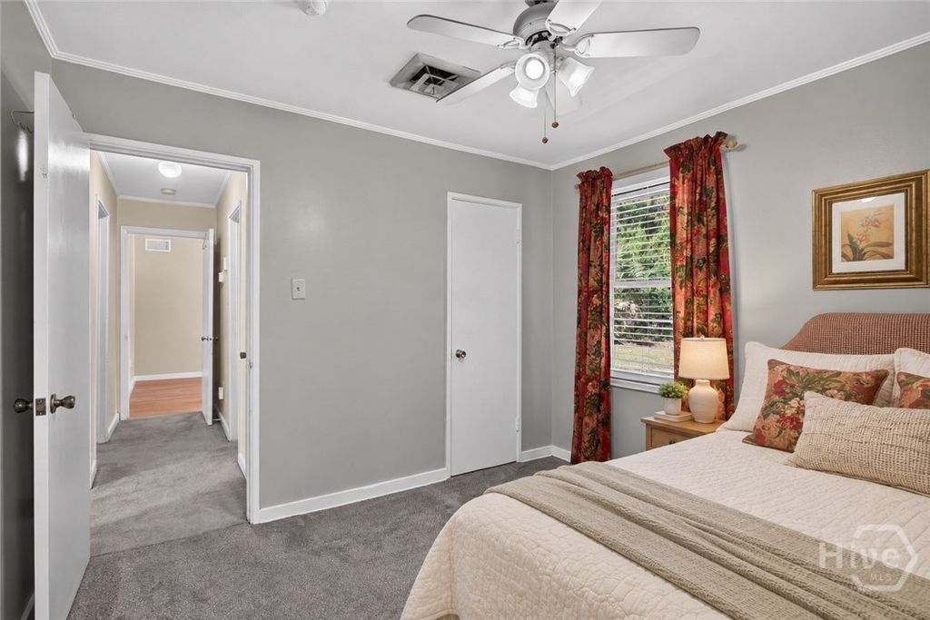 Image 20 of property listing at 5 Lansing Avenue, Savannah, GA 31406