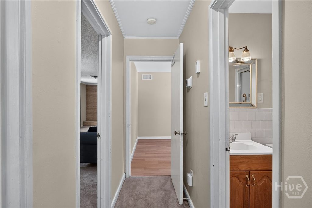 Image 21 of property listing at 5 Lansing Avenue, Savannah, GA 31406