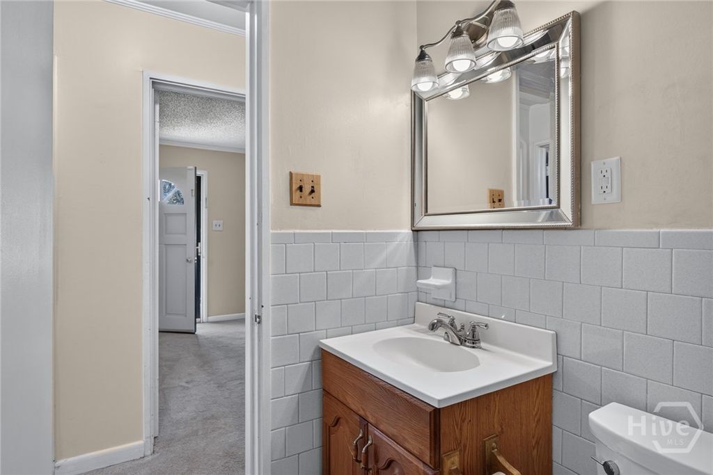 Image 23 of property listing at 5 Lansing Avenue, Savannah, GA 31406