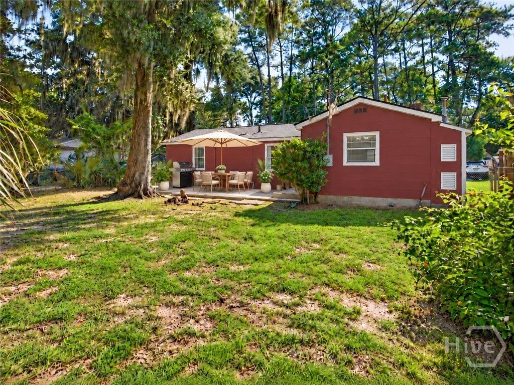 Image 25 of property listing at 5 Lansing Avenue, Savannah, GA 31406