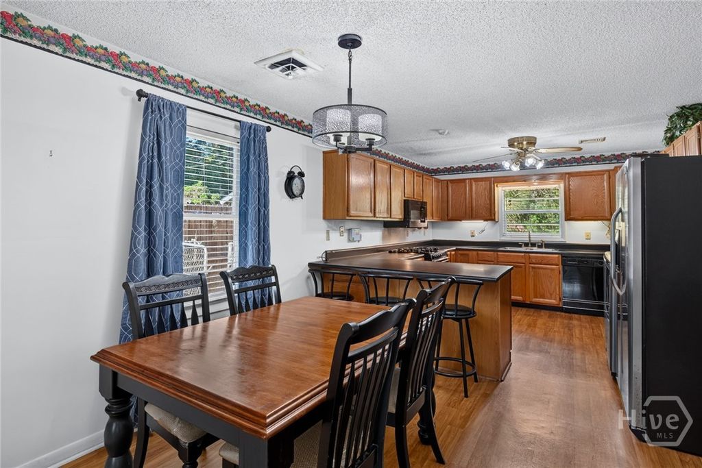 Image 28 of property listing at 5 Lansing Avenue, Savannah, GA 31406