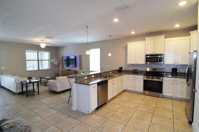 1402 MOON VALLEY DRIVE, Davenport, FL 33896