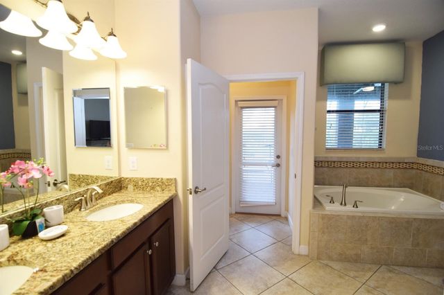 1402 MOON VALLEY DRIVE, Davenport, FL 33896