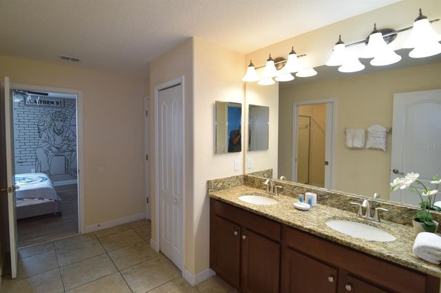 1402 MOON VALLEY DRIVE, Davenport, FL 33896