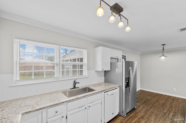 3844 Stefani Rd, Cantonment, FL 32533