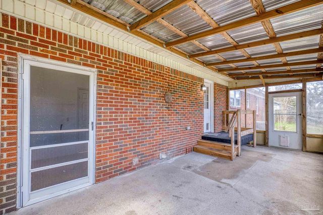 3844 Stefani Rd, Cantonment, FL 32533