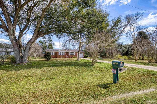 3844 Stefani Rd, Cantonment, FL 32533