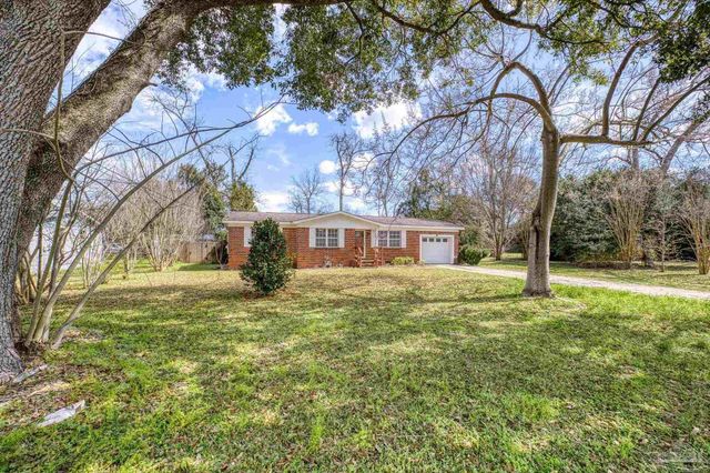 3844 Stefani Rd, Cantonment, FL 32533