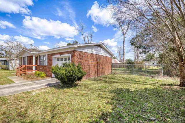 3844 Stefani Rd, Cantonment, FL 32533