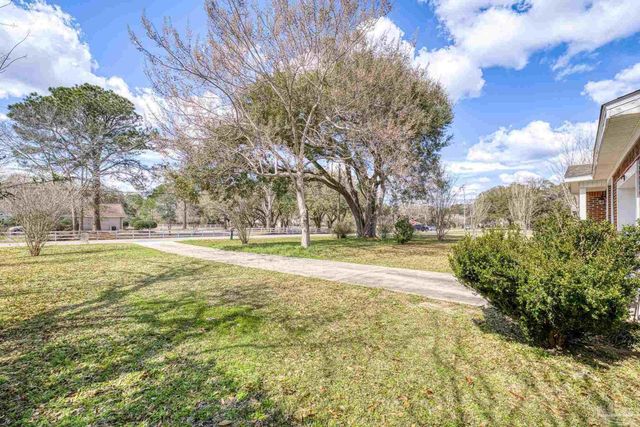 3844 Stefani Rd, Cantonment, FL 32533