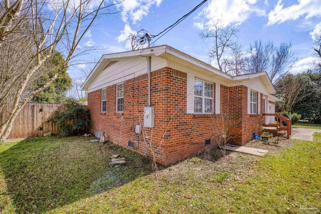 3844 Stefani Rd, Cantonment, FL 32533