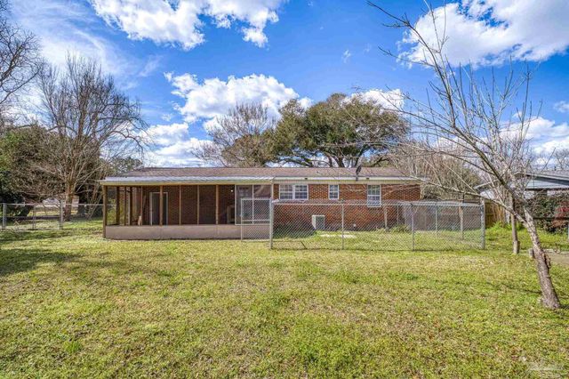 3844 Stefani Rd, Cantonment, FL 32533