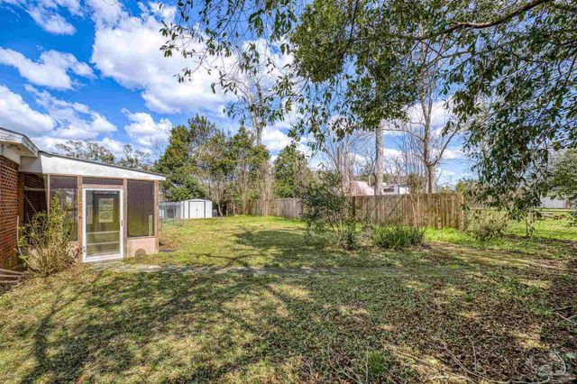 3844 Stefani Rd, Cantonment, FL 32533