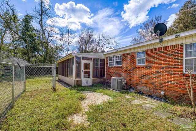 3844 Stefani Rd, Cantonment, FL 32533