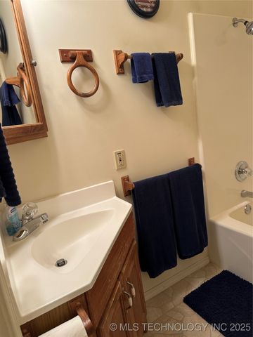 32340 S Skyline Drive, Cookson, OK 74427