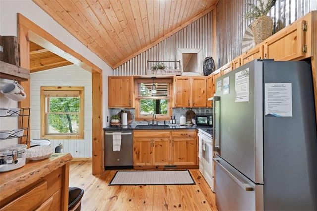 28 Wood Lane, Blue Ridge, GA 30513