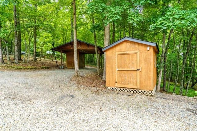 28 Wood Lane, Blue Ridge, GA 30513