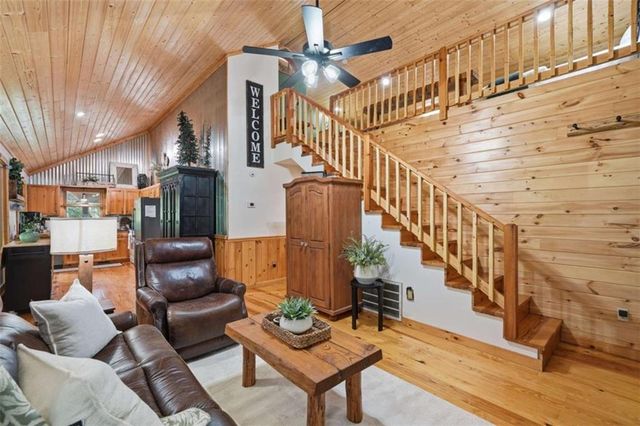 28 Wood Lane, Blue Ridge, GA 30513