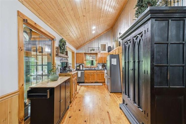 28 Wood Lane, Blue Ridge, GA 30513
