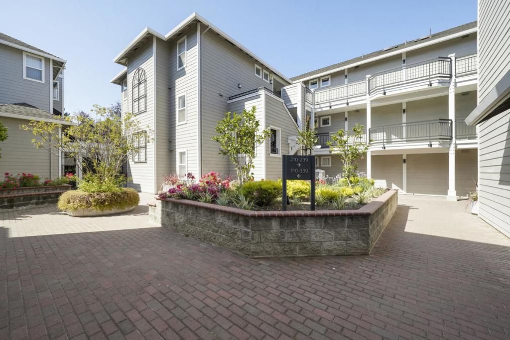 1982 W Bayshore Road 223, East Palo Alto, CA 94303