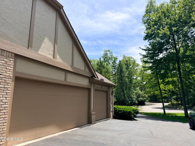 4828 High Oaks Boulevard, Toledo, OH 43623