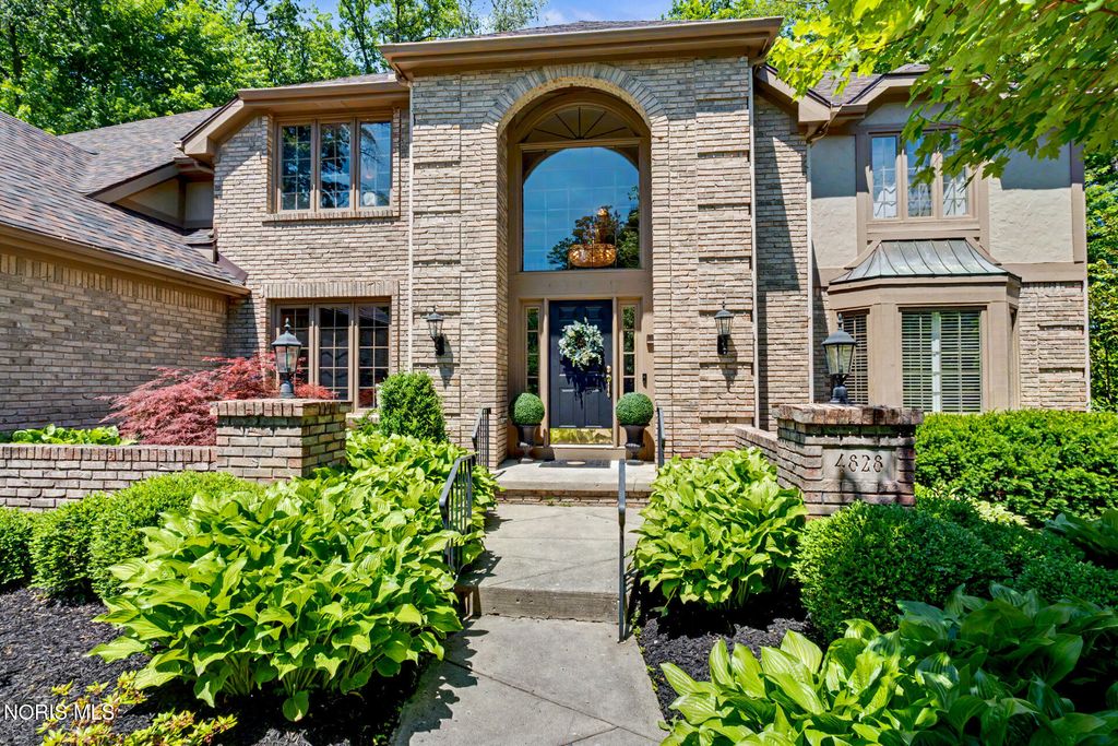 4828 High Oaks Boulevard, Toledo, OH 43623