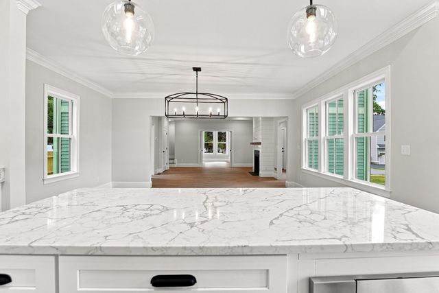 14 Maple, Amesbury, MA 01913