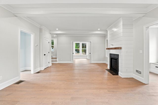 14 Maple, Amesbury, MA 01913