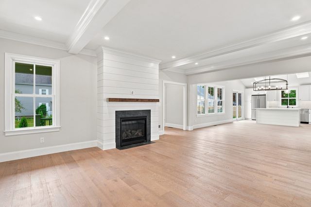 14 Maple, Amesbury, MA 01913